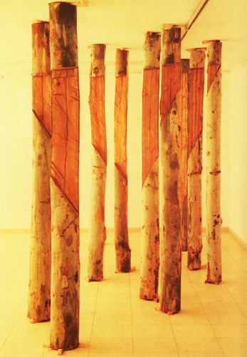 3D Imprint (1981) by Buky Schwartz — installation view 2