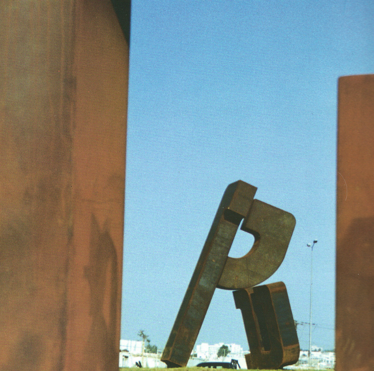Hebrew 2000 (2000) by Buky Schwartz — installation view 3