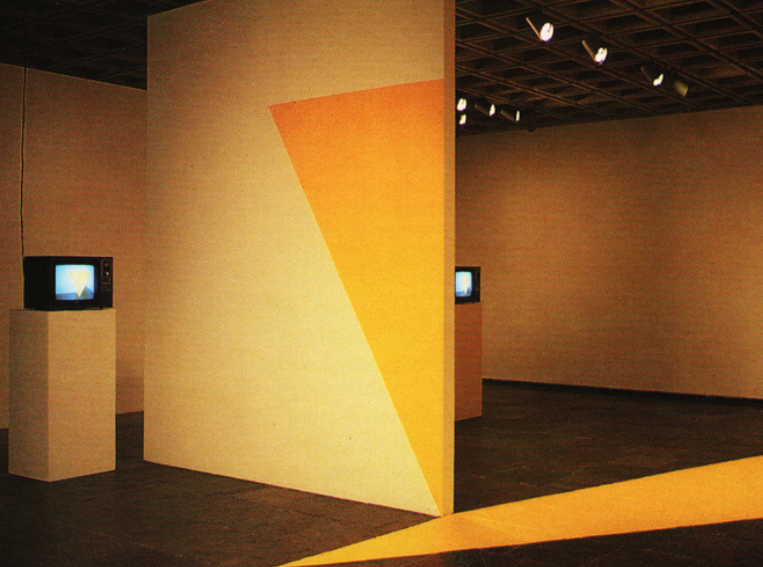 Yellow Triangle (1979) by Buky Schwartz — installation view 2